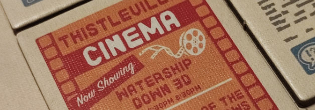 Fit to Print zeichnet sich durch die vielen, liebevollen Anspielungen aus. Als Filmfan freue ich mich natürlich über diese Kinowerbung. Wobei: Watership Down in 3D wäre ein wohl ziemlich verstörendes Erlebnis. 